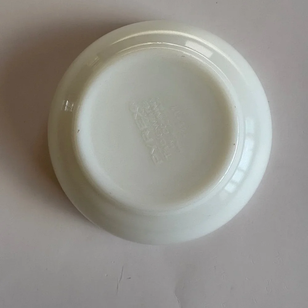 Vintage Pyrex Tableware Copper Filigree Milk Glass Bowl 705-17 Brown Scroll 5.75